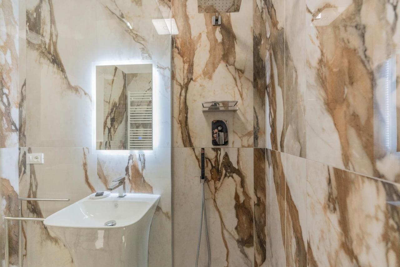 Aldrovandi Luxury Suites And Apartment Bolonha Exterior foto